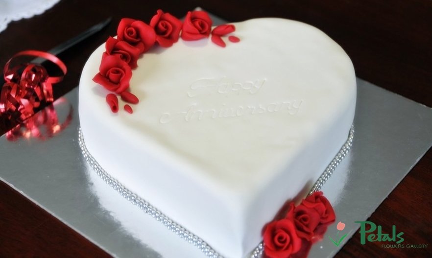 White heart cake roses Petals Flowers Gallery